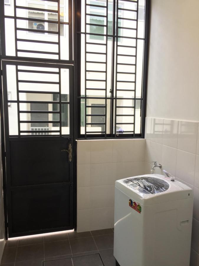 Desaru Cosy Homestay - Near Waterpark, Beach, Rapid -Wifi, Tvbox, Steamboat, Bbq Available Экстерьер фото
